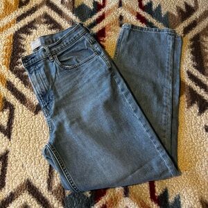 Everlane Women’s The Curvy Cheeky Straight Jean